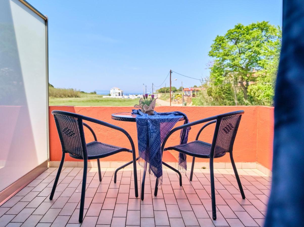 Logas Beach Studios Peroulades  Ngoại thất bức ảnh