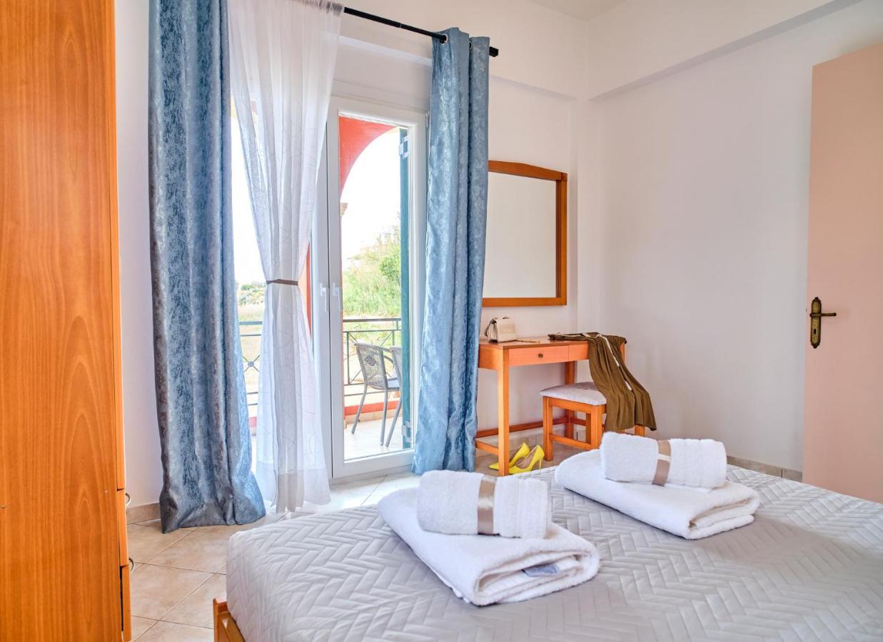 Logas Beach Studios Peroulades  Ngoại thất bức ảnh