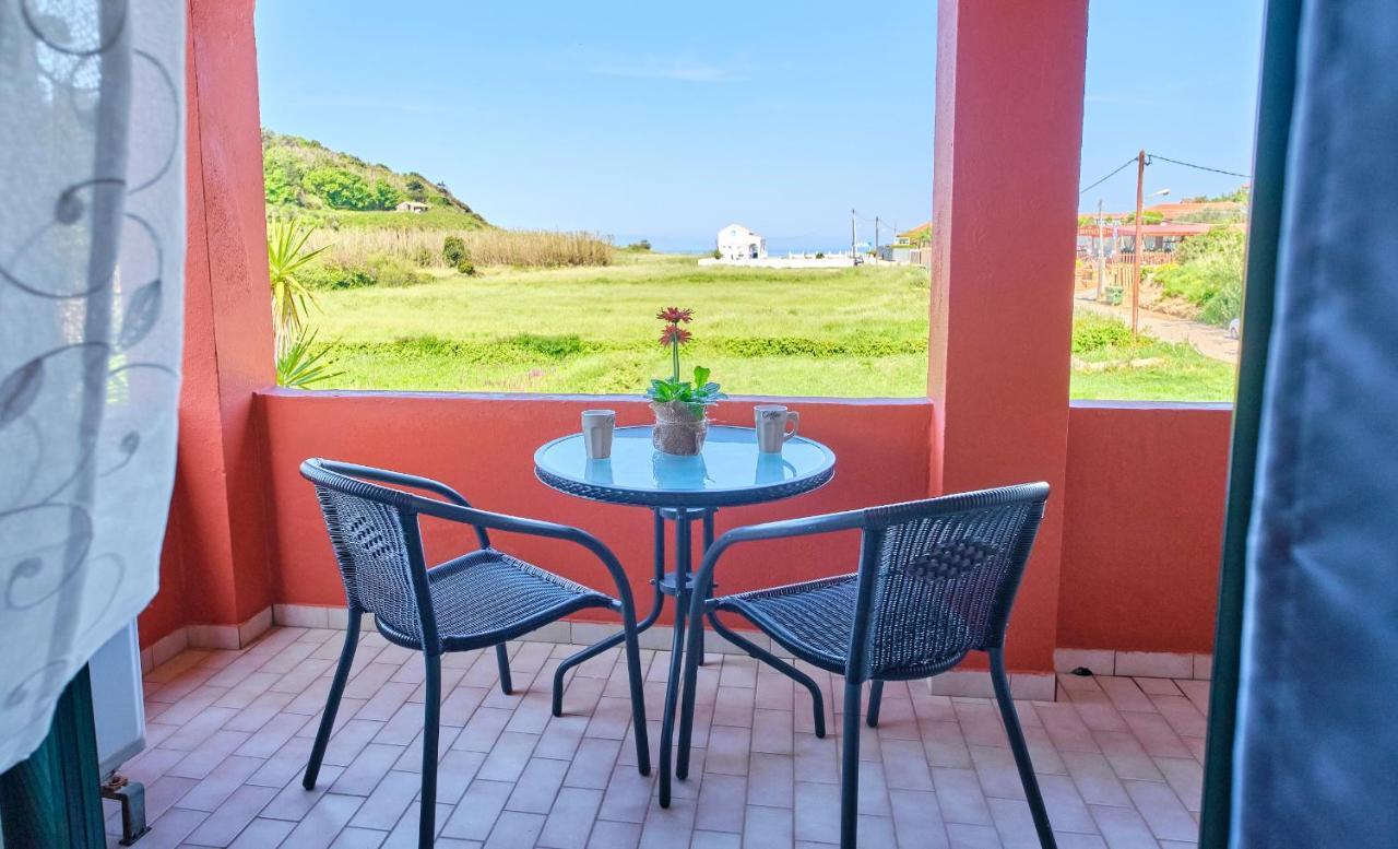 Logas Beach Studios Peroulades  Ngoại thất bức ảnh
