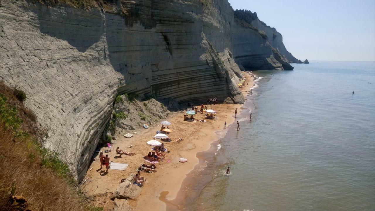 Logas Beach Studios Peroulades  Ngoại thất bức ảnh